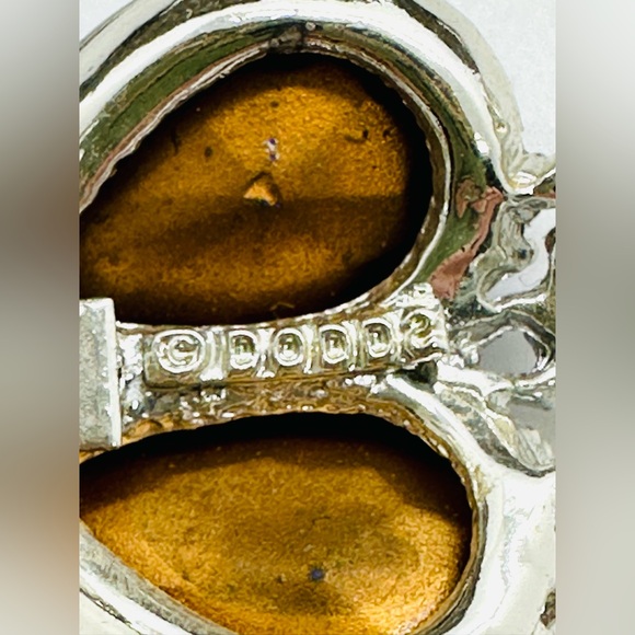 Vintage Blue Crystal Clip Earrings - Picture 5 of 12